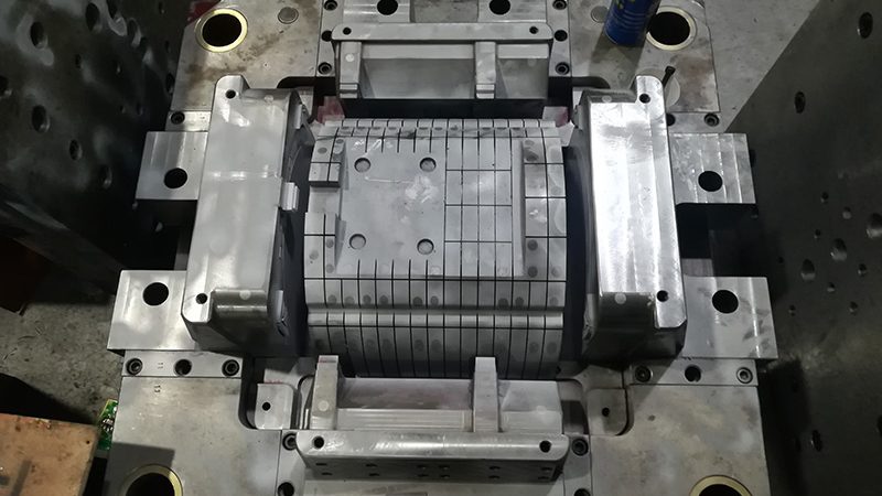 医疗器械注塑模具：精准制造，守护生命安全