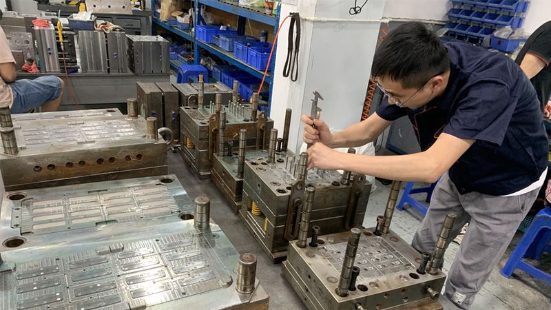 成都精密模具如何精准选型，关键在于这几点**