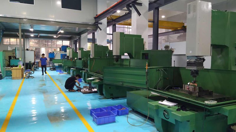 双色模具在家电外壳加工中的应用解析**